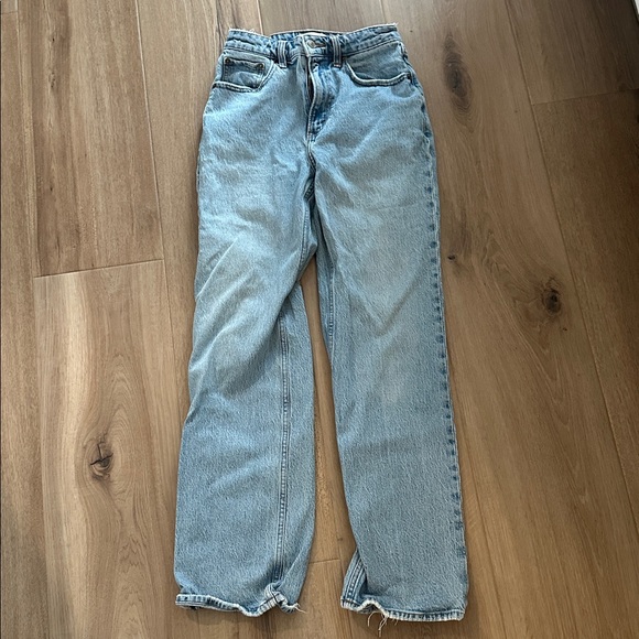 Abercrombie & Fitch Curve Love High Rise Jeans - Picture 2 of 5